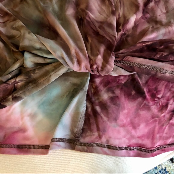 West Kei twist front top. NEW. - Picture 3 of 7